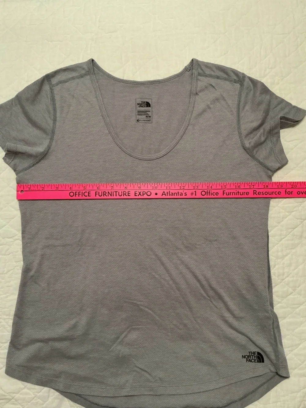 The North Face FlashDry Women’s M Short Sleeve Scoop Neck Tee, Gray T-shirt - Picture 7 of 8